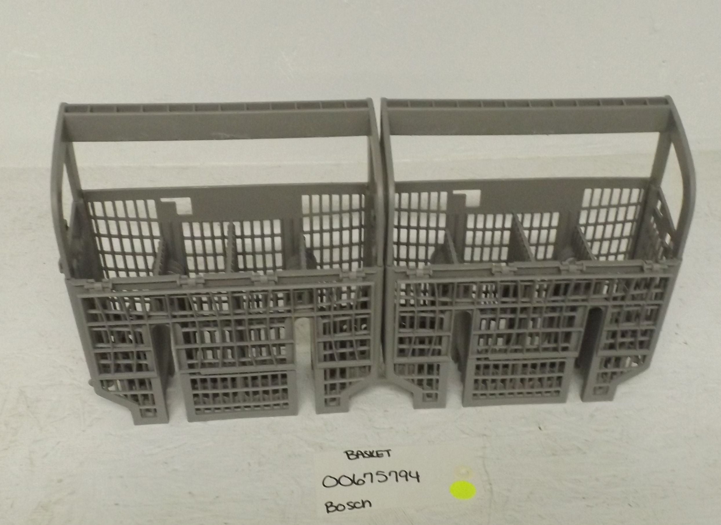 BOSCH DISHWASHER 00675794 SILVERWARE BASKET (USED) BOSCH DISHWASHER 00675794 SILVERWARE BASKET (USED)